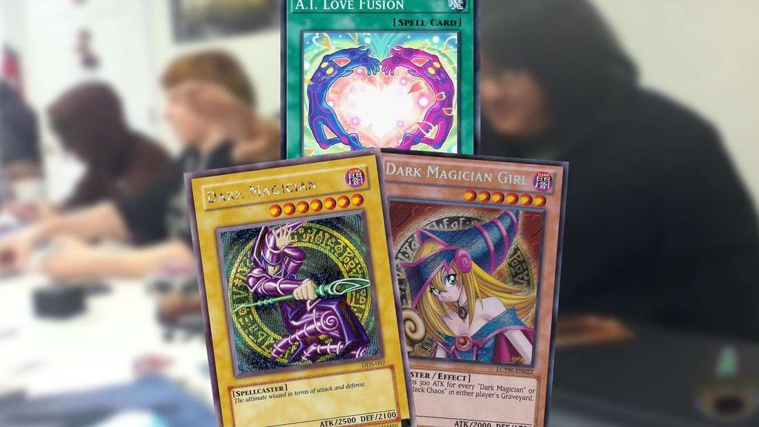 Yu-Gi-Oh：玩家書籍女人玩遊戲