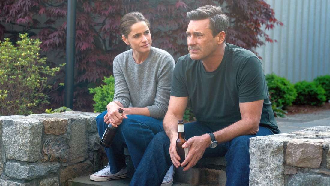 Jon Hamm und Amanda Peet in „Your Friends and Neighbors“